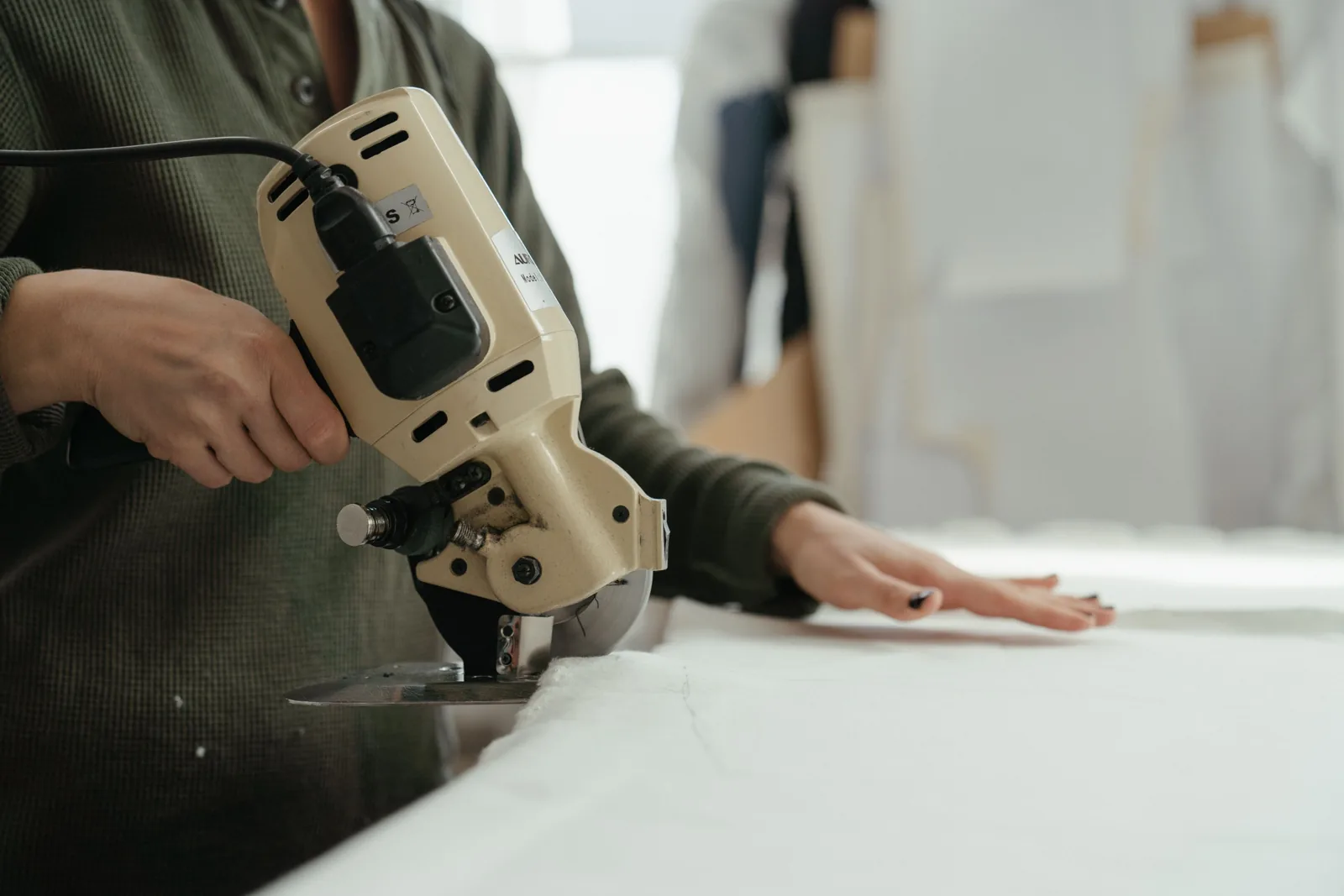 Best Self-Healing Cutting Mat: 6 Picks Compared by Thickness, Size and Smell